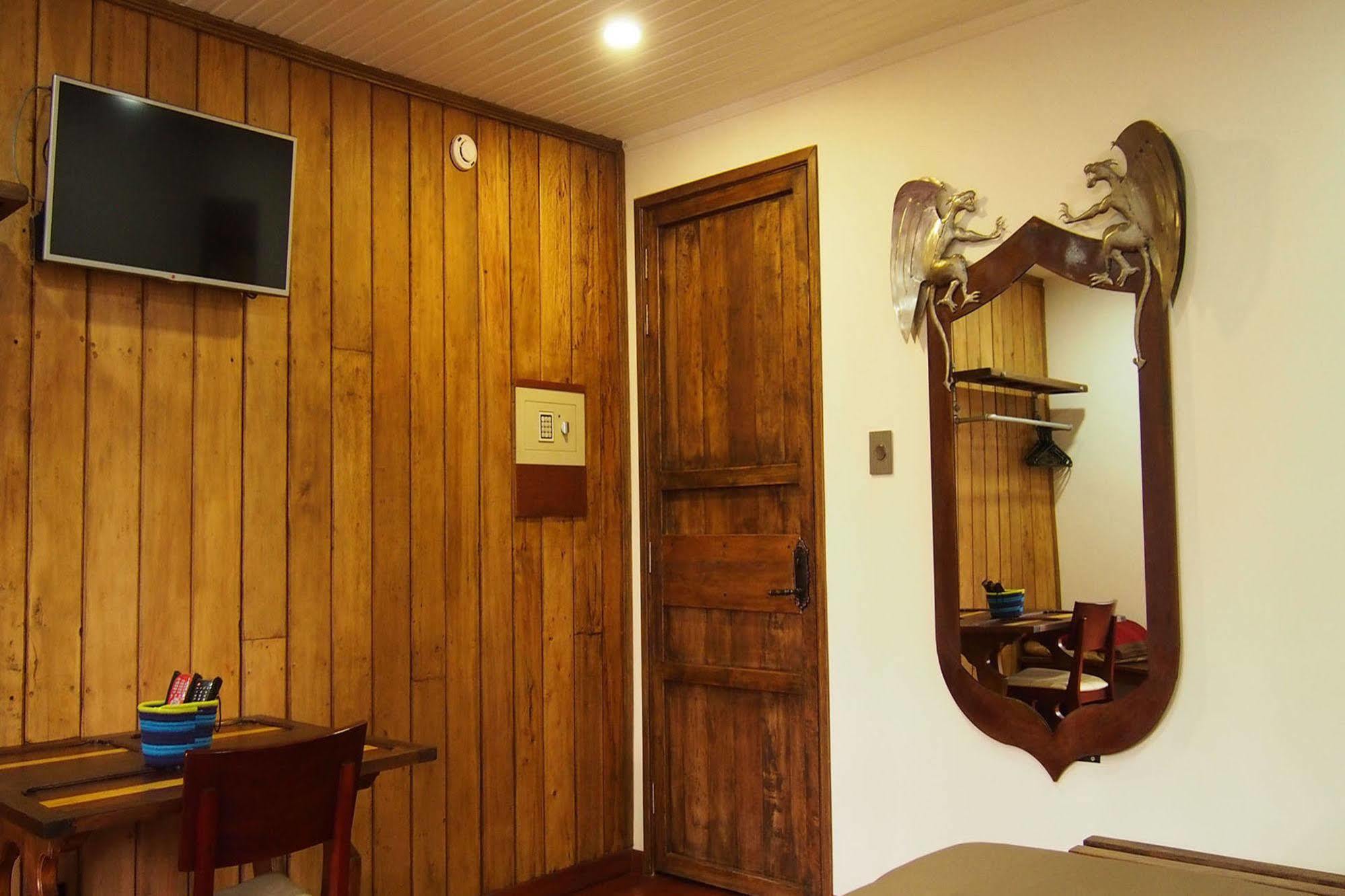 Bogota Bed & Breakfast Inn Bagian luar foto